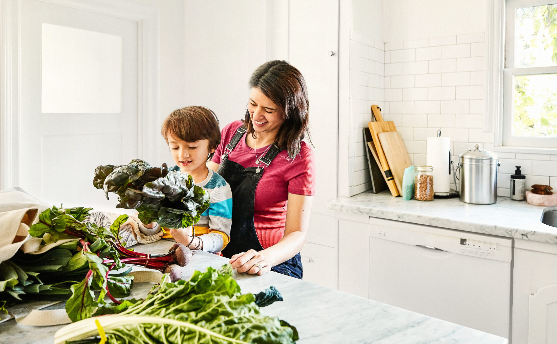 Picky eaters: strategies to encourage healthy eating habits in children